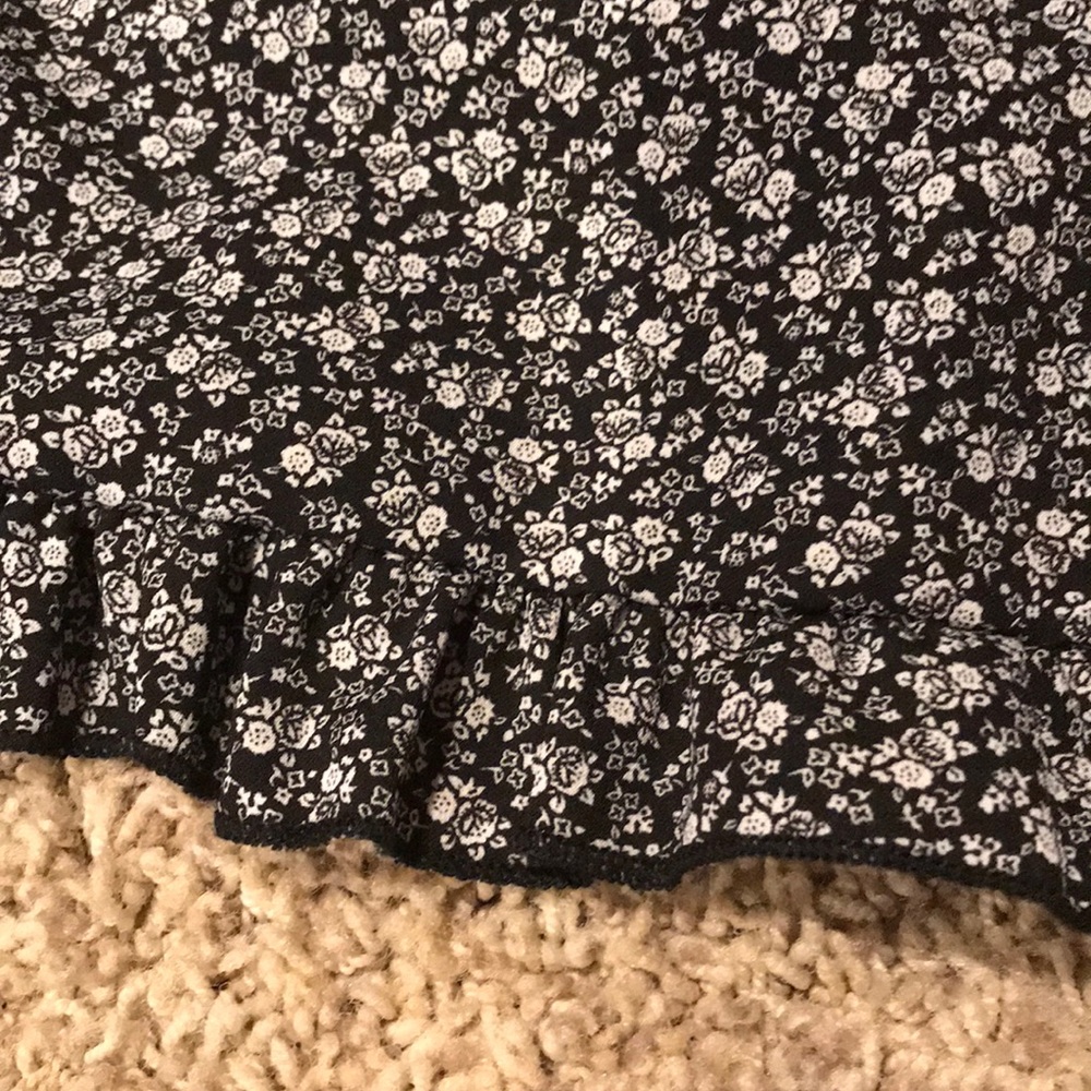 Shorts - Picture 3 of 4